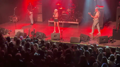 /../assets/images/featured/WZbsw7FTwDo_Amyl-and-the-Sniffers-Freaks-to-the-Front-Live-[Partial].jpg